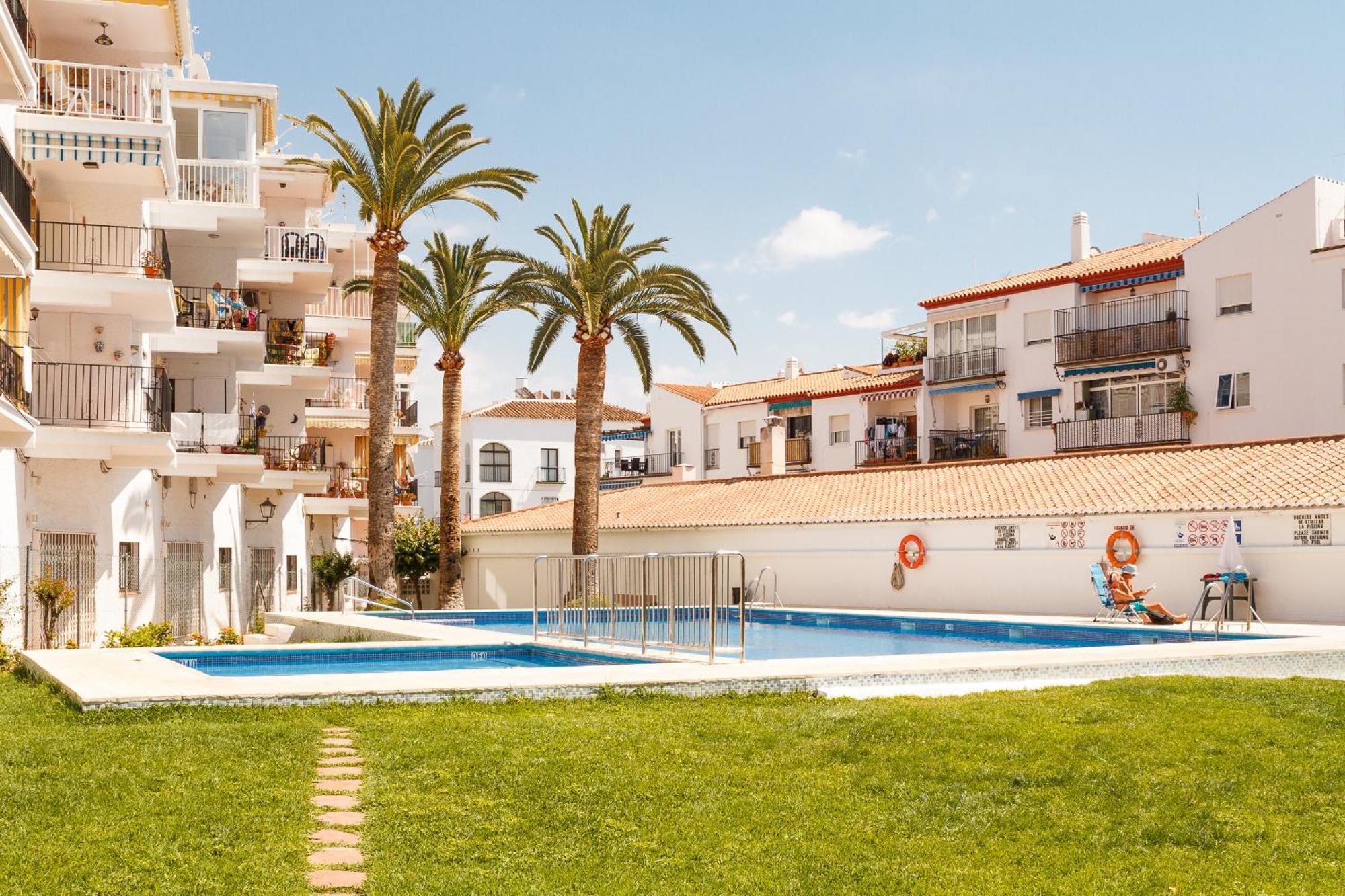 Coronado 148 Apartments Casasol Нерха Екстериор снимка